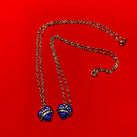 Matching best friends necklaces - Picture 1 of 3